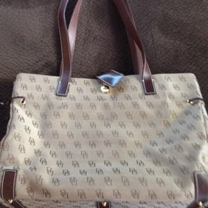 Dooney & Bourke Bag