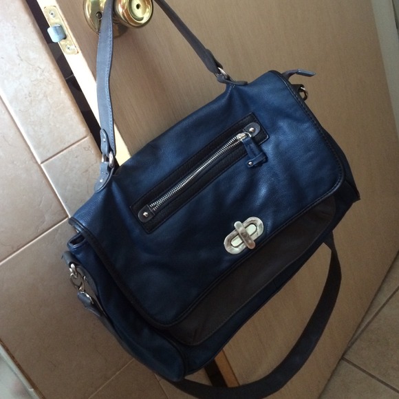 Steven Madden crossbody messenger bag