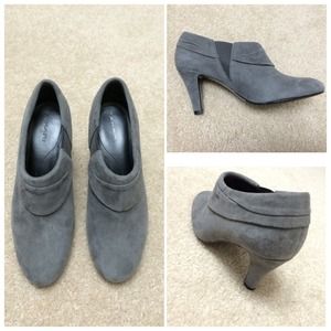 Elie Tahari grey ankle boots