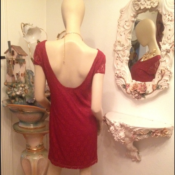 Lace Dress with Deep U Sexy Back - Picture 2 of 4