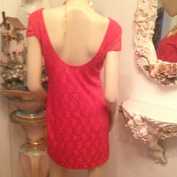 Lace Dress with Deep U Sexy Back - Picture 3 of 4