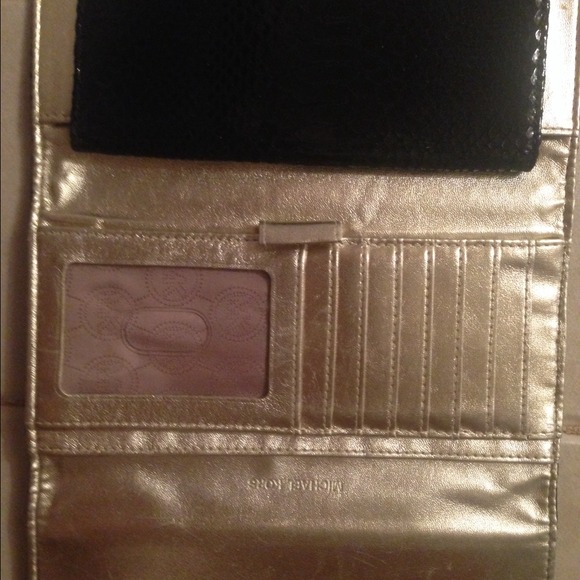 Michael kors wallet