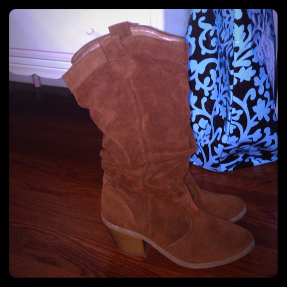 Shoedazzle Tan Cowboy Boots