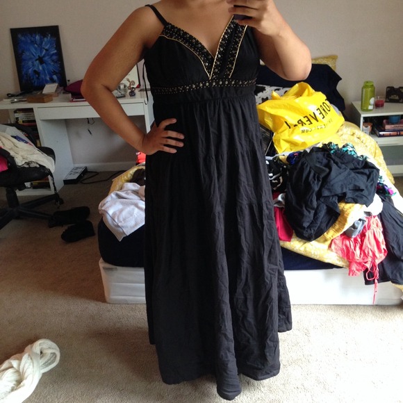 Gorgeous long black dress with gold detail - Picture 1 of 4