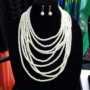 MULTIPLE STRAND PEARL NECKLACE W/ EARRINGS