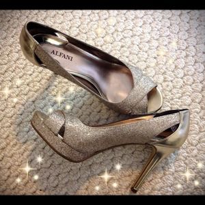 Alfani gold glitter heel