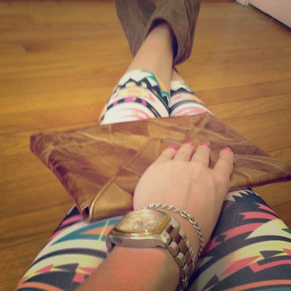Clutch. Retro. Goes with EVERYTHING!