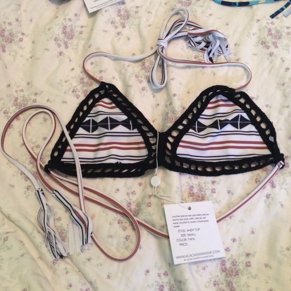 🚫SOLD🚫Acacia Swimwear tapa Andy top