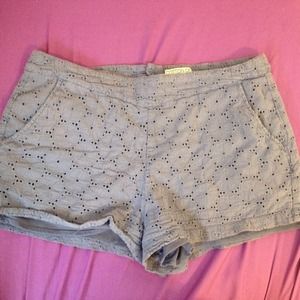 super cute high waisted blue shorts!