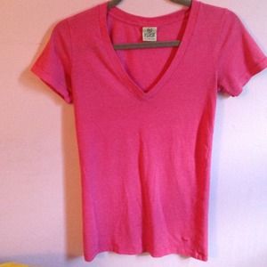 VS PINK v-neck tshirt