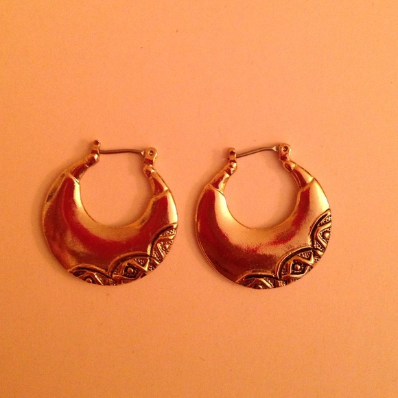 Lucky brand earrings