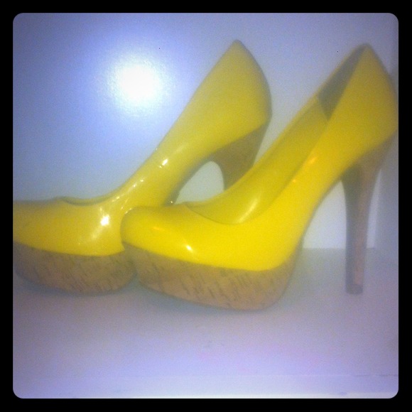 Jennifer Lopez heels $35