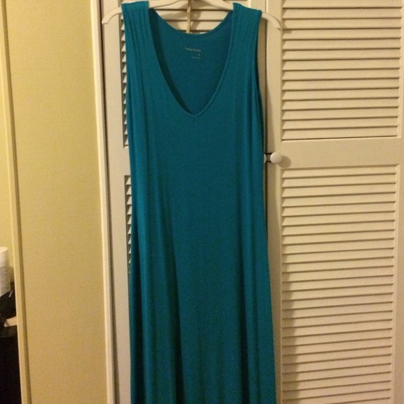 Laila Rowe teal v neck maxi dress
