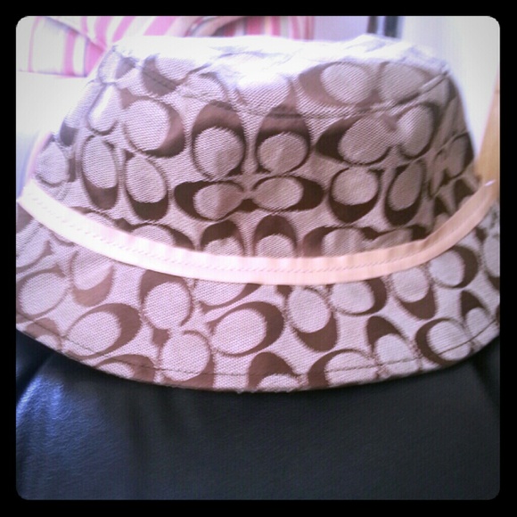 Stunning COACH hat