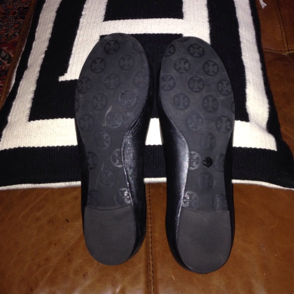 Black Tory Burch reva flats -gold symbol 100% auth - Picture 2 of 4