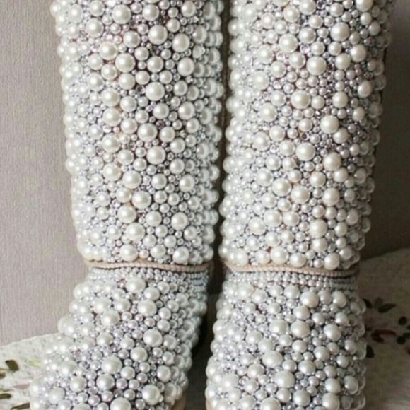 Custom uggs - Picture 3 of 3