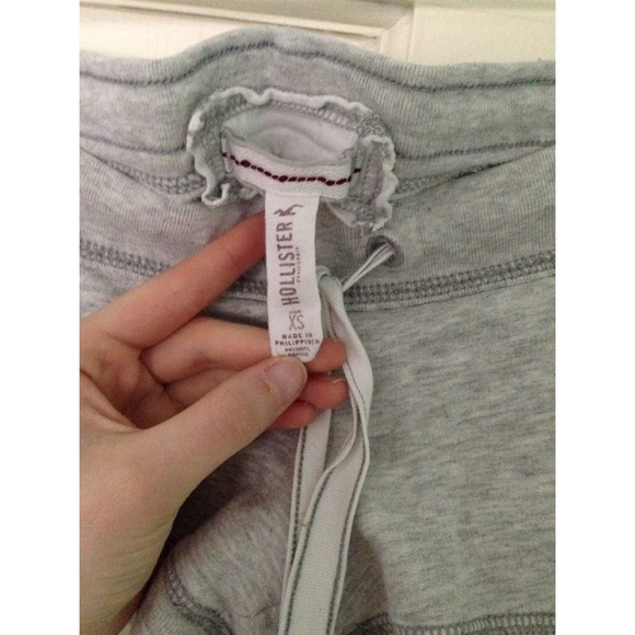 🚫SOLD🚫 Comfy Gray Hollister Shorts - Picture 2 of 4
