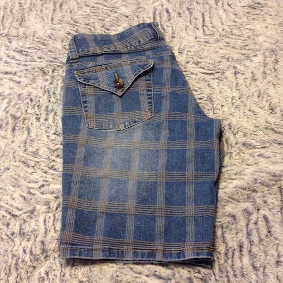 Jean Short - Picture 2 of 2