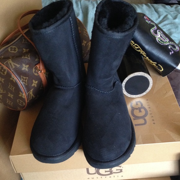 UGG Shoes - Ugg black short boots