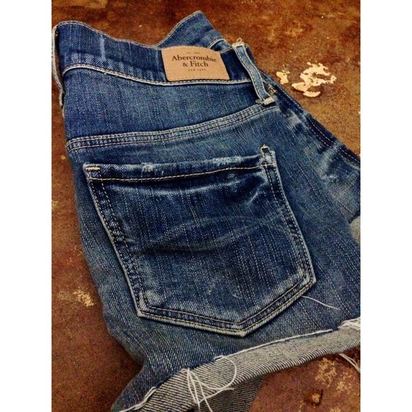 🚫SOLD🚫 High Waisted Shorts - Picture 3 of 4