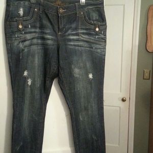 Skinny Distressed jeans!