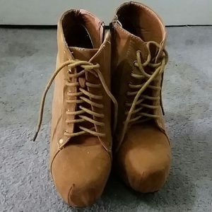 ‼️REDUCED‼️Tan high heeled bootie