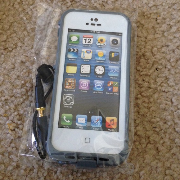 Brand new .. Never used .iPhone 5 waterproof case