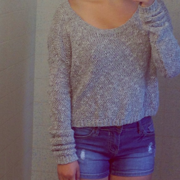 Hollister Tops - Hollister grey crop knit sweater
