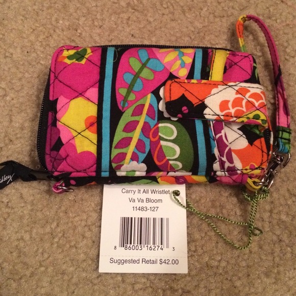 NWT Vera Bradley carry it all wristlet va va bloom
