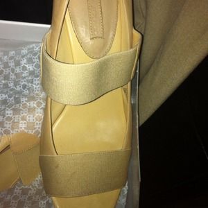 Banana republic shoe perfect for spring and summer