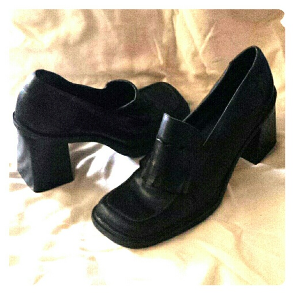 Comfortable black shoes