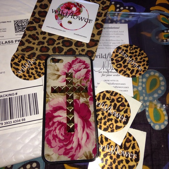 Wildflower Cases Accessories - 🚫SOLD🚫 Wildflower Case Vintage Floral