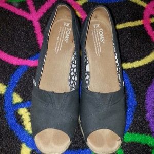 Toms wedges