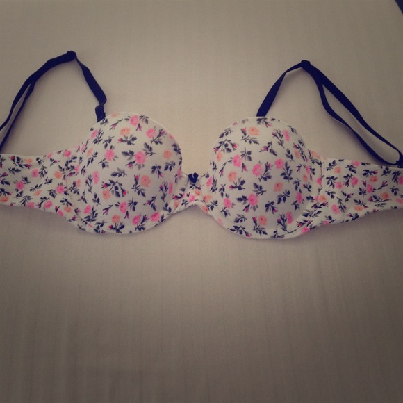 Brand new multiple way wearing VS bra