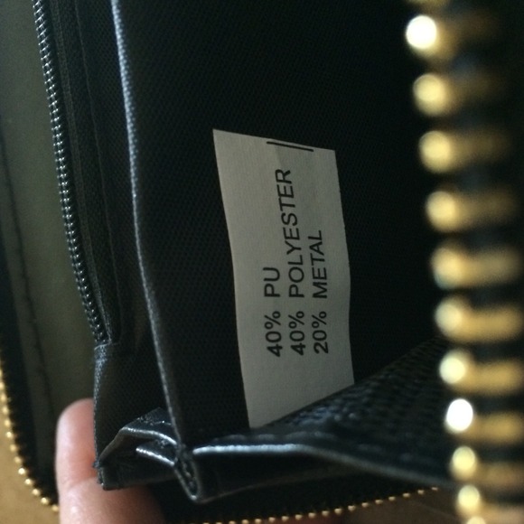 SOLD chevron wallet. Comes as seen in pictures. - Picture 2 of 4