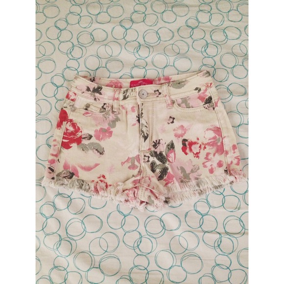 Almost Famous Pink Floral Shorts
