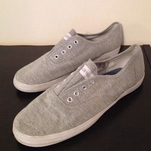 2 for 15. Light grey sneaker slide ons!