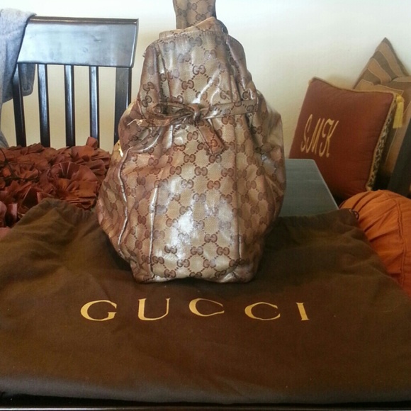 SOLD VIA PAYPAL..Authentic Gucci Purse - Picture 2 of 3