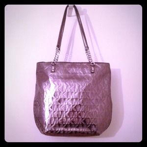 MK Metallic Jet Set NS Chain Tote