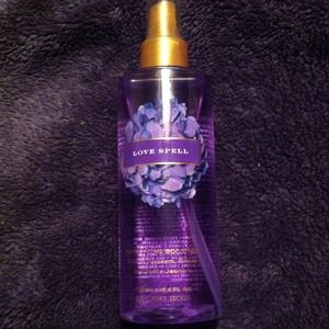 🚫SOLD🚫 8.4 oz love spell perfume