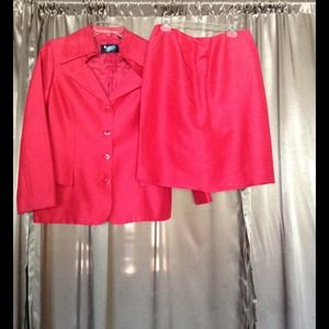 Dana Buchman Hot pink skirt suit size 12