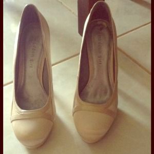 ON HOLD...Nude satin pumps w/patent leather detail