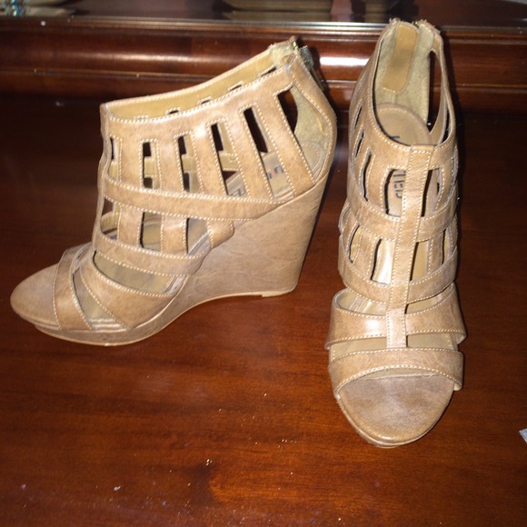 Unlisted nude cage wedges