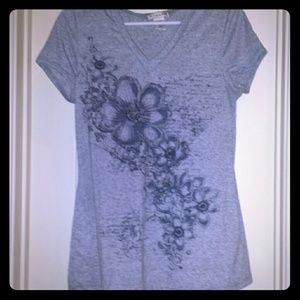 Flower v neck grey shirt