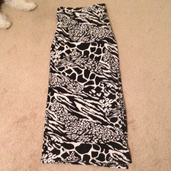 black and white animal print maxi skirt - Picture 1 of 3