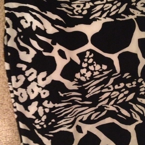 black and white animal print maxi skirt - Picture 2 of 3