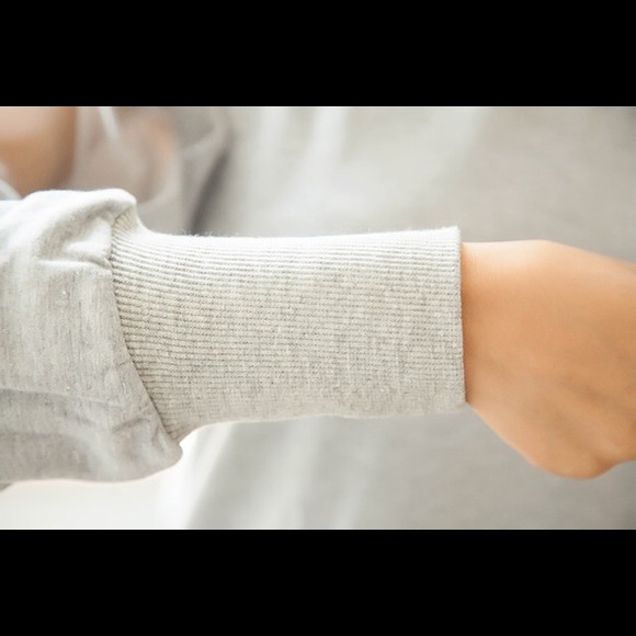 MOVING SALE Lace sleeve batt peplum top - Picture 4 of 6