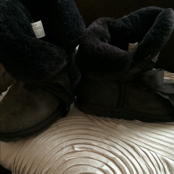 EMU booties