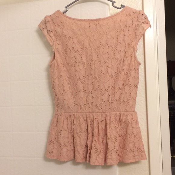 🎤SOLD🎤Blush pink peplum button up blouse - Picture 4 of 4