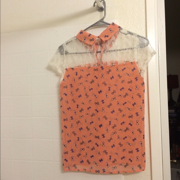 🎤SOLD🎤Peach bow tie collared blouse - Picture 3 of 4